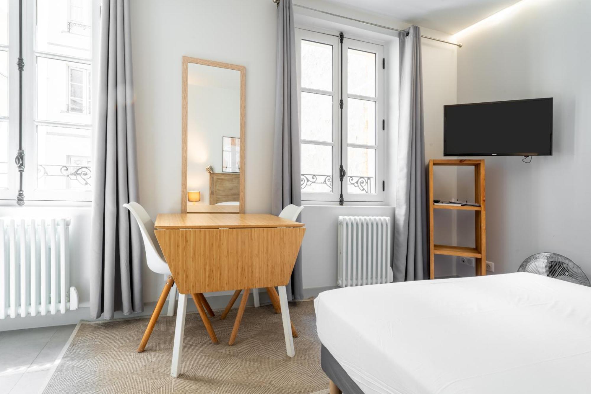 Apparts De L'Oncle Louis Versailles Eksteriør billede